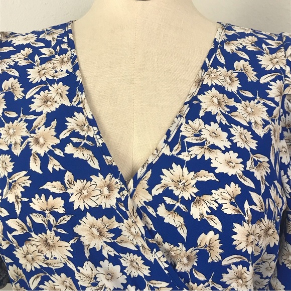 WEEK V-Neck Peplum Top Womens Size M Floral Blue short puffed sleeve pre owned - Picture 5 of 15
